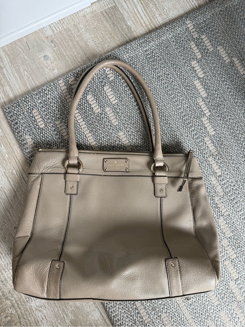 Authentic vintage kate spade Pebbled Leather Tote in Taupe
